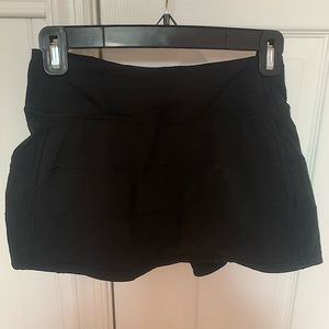 Women Black LuLuLemon Athletic Skirt
